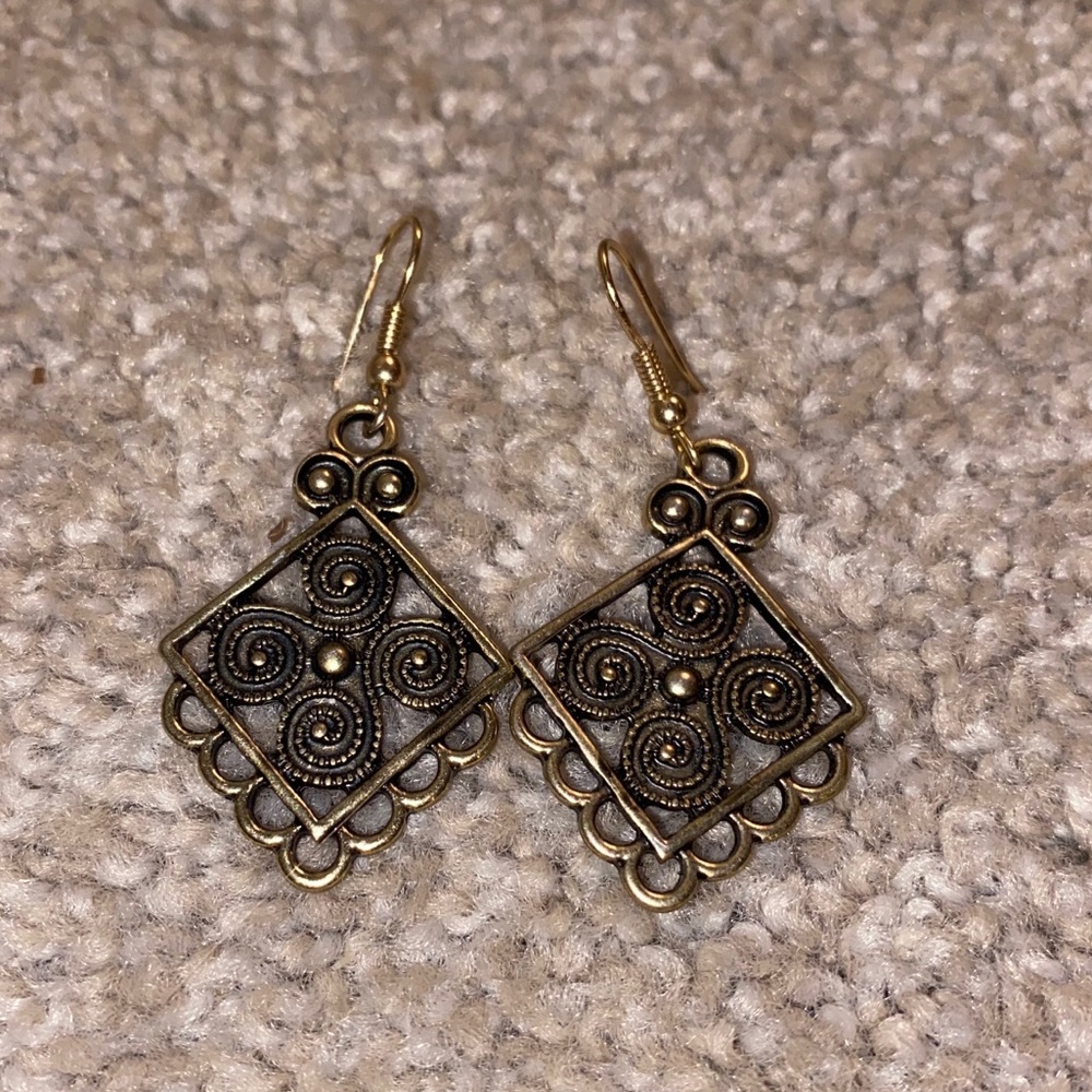 CELTIC GOLD EARRINGS